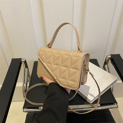 Simple Fashion Solid Color Diamond Indentation Handbag