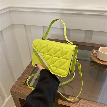 Simple Fashion Solid Color Diamond Indentation Handbag